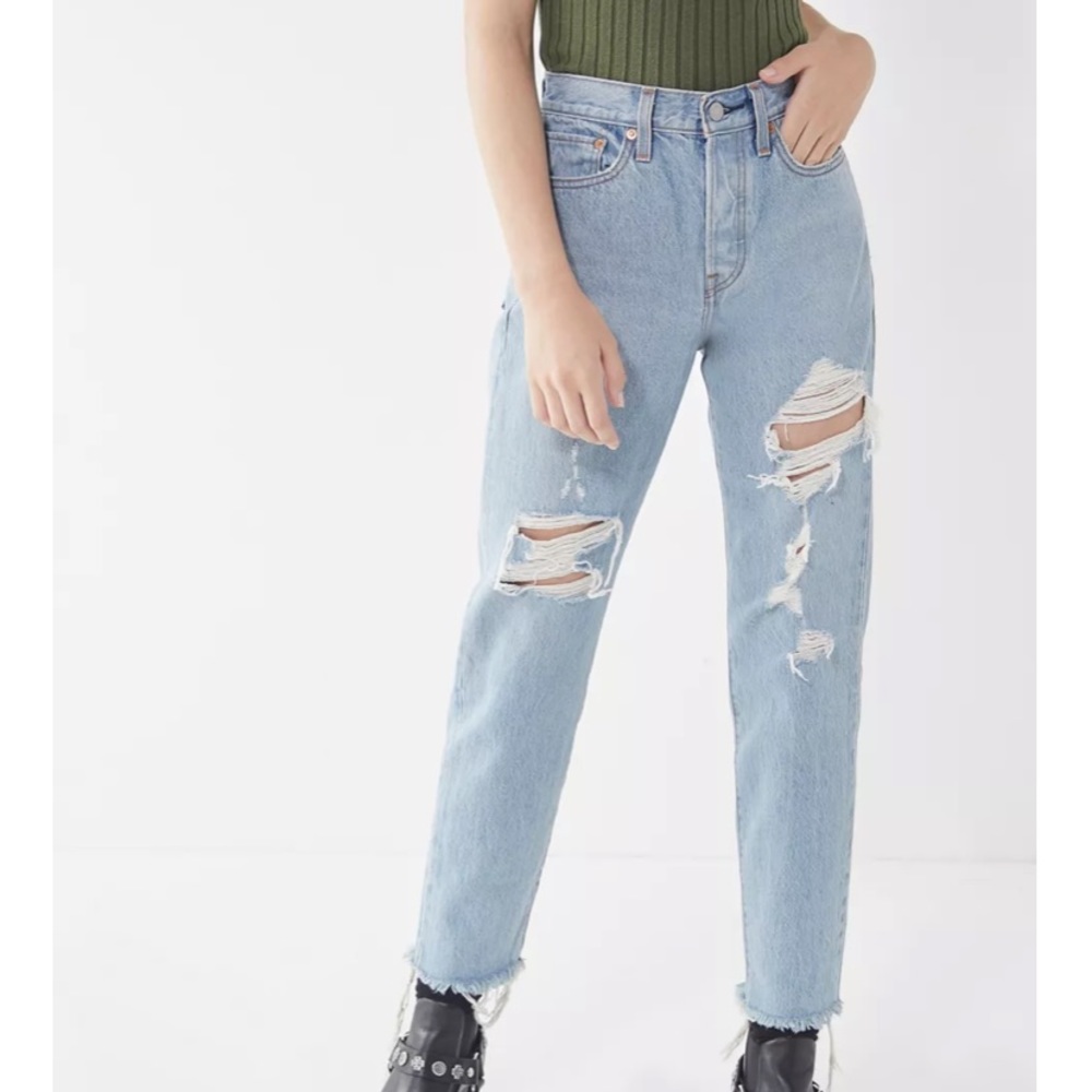 Levi’s high rise wedgie ripped jean